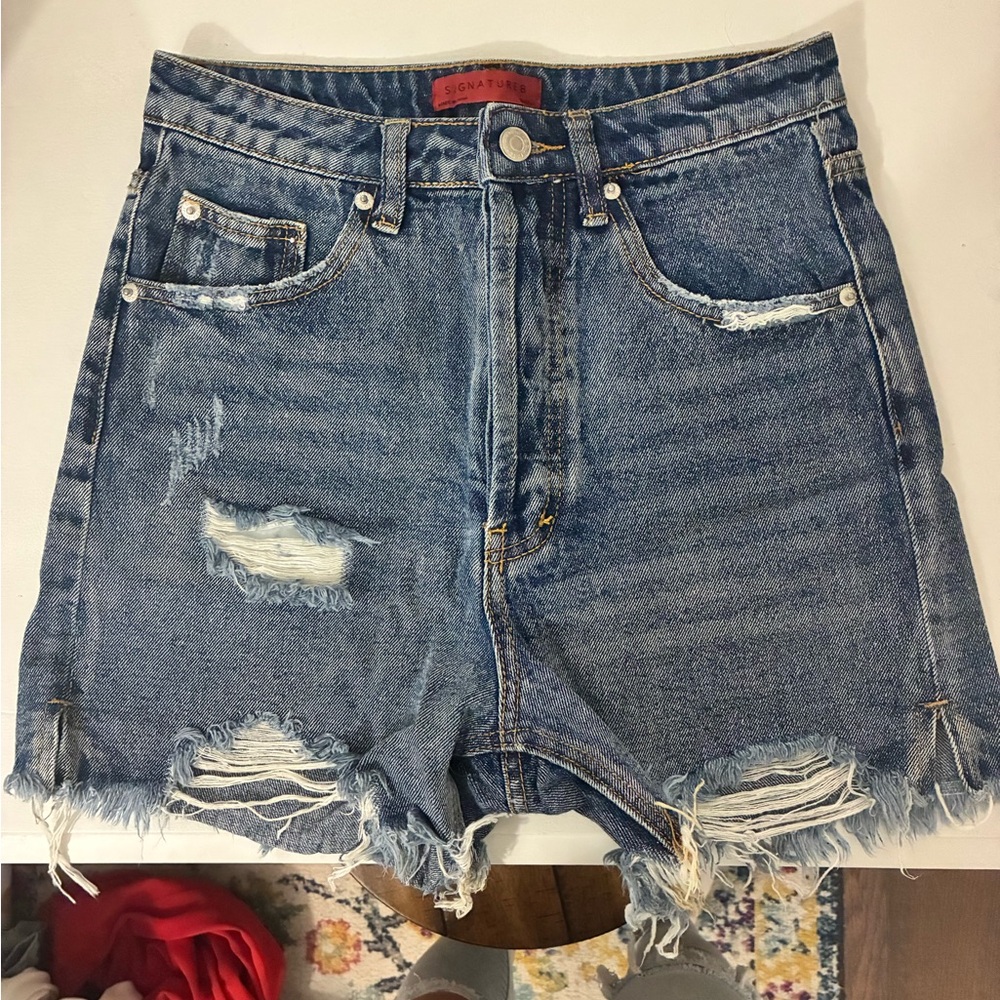 Signature8 Women's Ripped Blue Jean Shorts Size Small High waisted